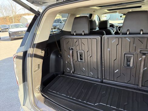Used 2023 GMC Acadia Denali w/ Denali Technology Package FWD image 93