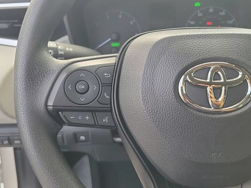 Used 2024 Toyota Corolla LE w/ LE Convenience Package FWD image 17
