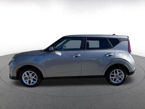 Used 2025 Kia Soul LX w/ LX Technology Package image 9