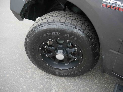 Used 2019 RAM 1500 Big Horn image 13