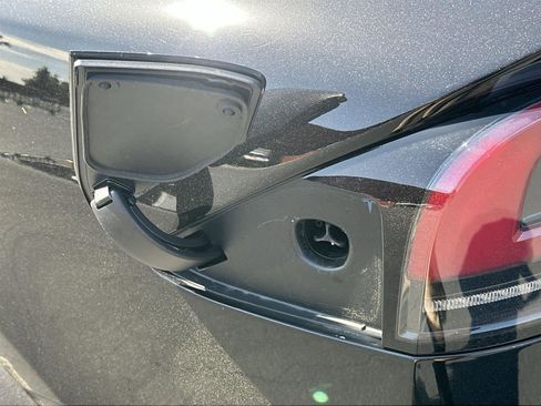 Used 2026 Tesla Model X Plaid image 9