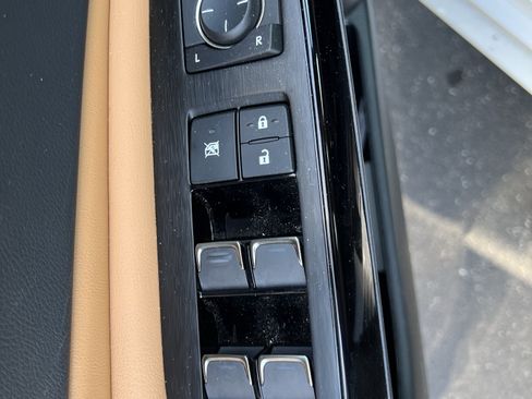 Used 2023 Lexus ES 350 Ultra Luxury w/ Accessory Package (Z2) FWD image 15