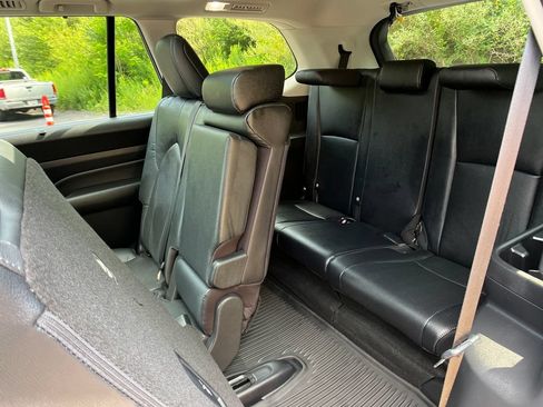Used 2025 Toyota Grand Highlander AWD image 24