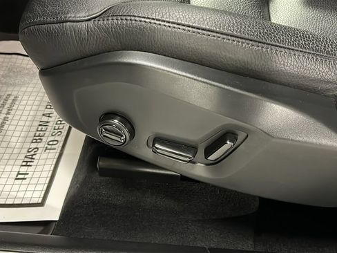 Used 2024 Volvo XC60 T8 Plus w/ Protection Package Premier AWD/4WD image 11
