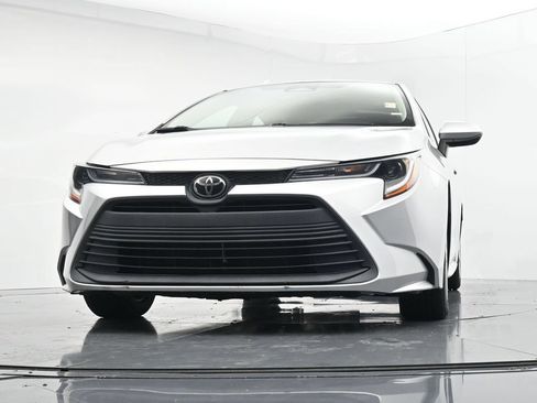 Used 2023 Toyota Corolla LE FWD image 30