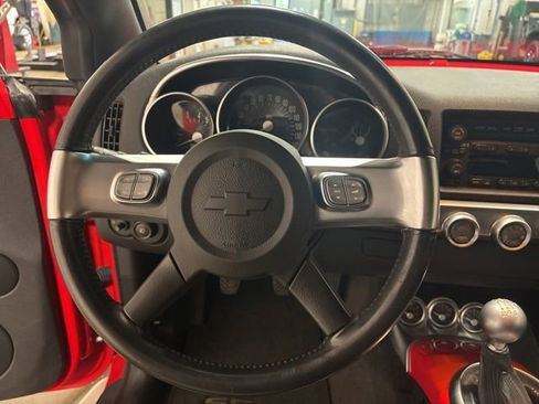 Used 2005 Chevrolet SSR w/ Preferred Equipment Group RWD image 13