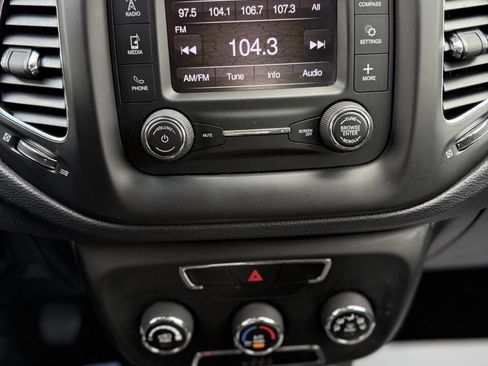 Used 2017 Jeep Compass Sport AWD/4WD image 14