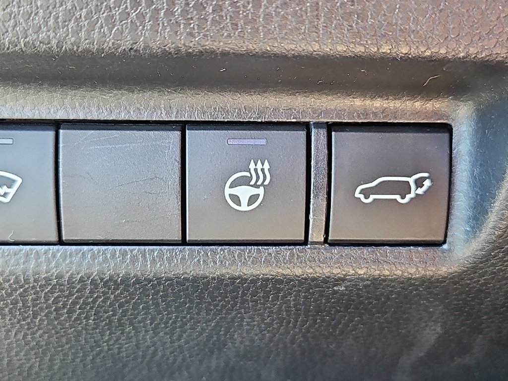 Used 2020 Toyota RAV4 XLE Premium AWD/4WD image 20