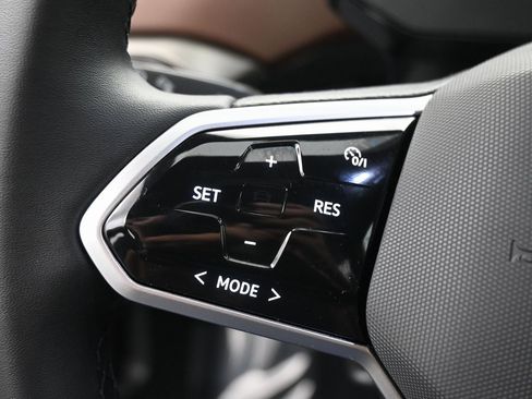 Used 2024 Volkswagen ID.4 2WD image 21