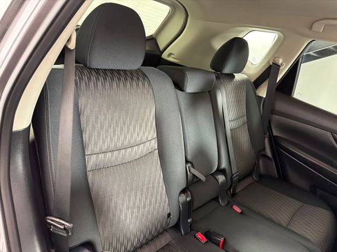 Used 2018 Nissan Rogue SV AWD/4WD image 23