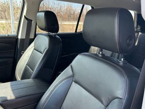 Used 2019 Chevrolet Traverse LT w/ LT Premium Package AWD/4WD image 16