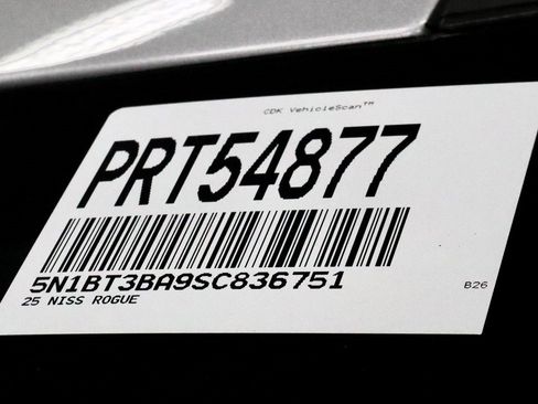 Certified 2025 Nissan Rogue SV image 33