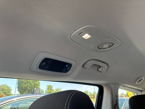 Used 2024 Chrysler Voyager LX FWD image 20