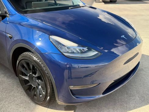Used 2022 Tesla Model Y Long Range AWD/4WD image 5