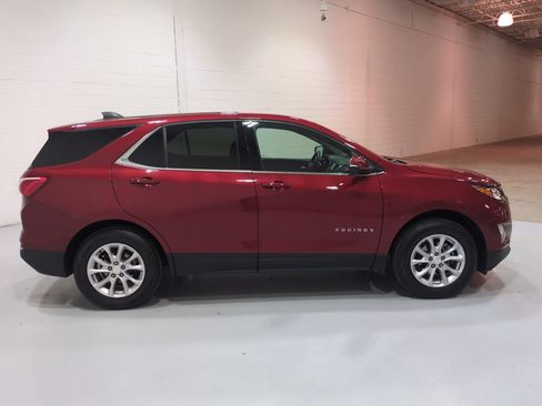Used 2019 Chevrolet Equinox LT w/ Driver Convenience Package AWD/4WD image 2