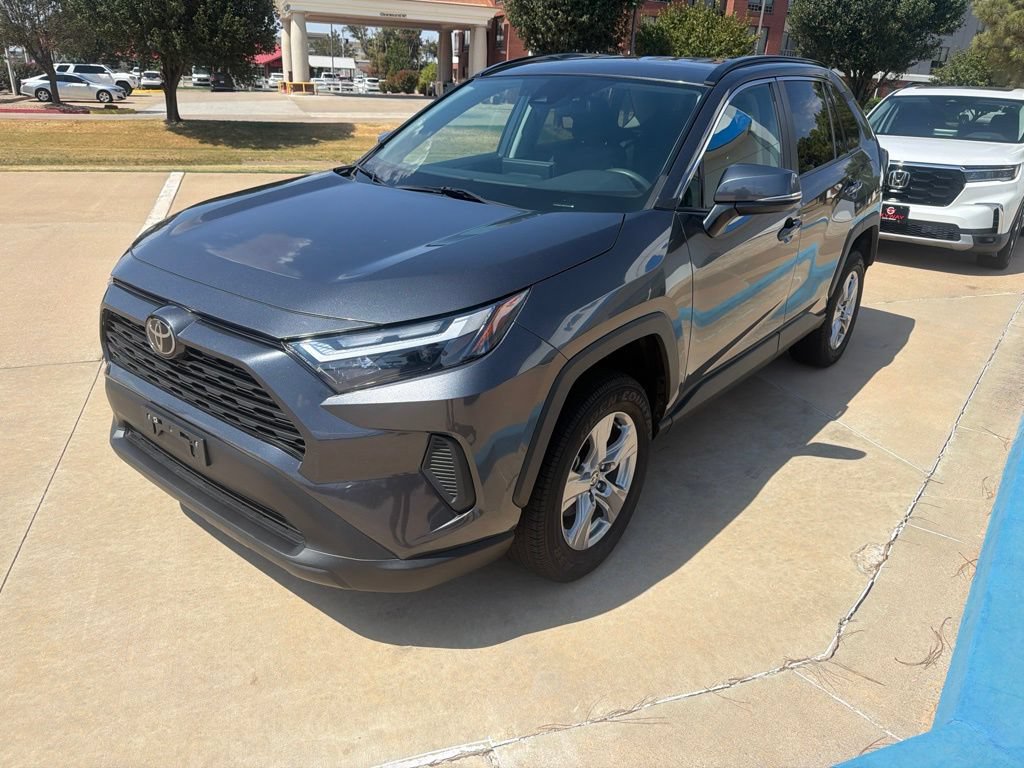 Used 2024 Toyota RAV4 XLE FWD image 5