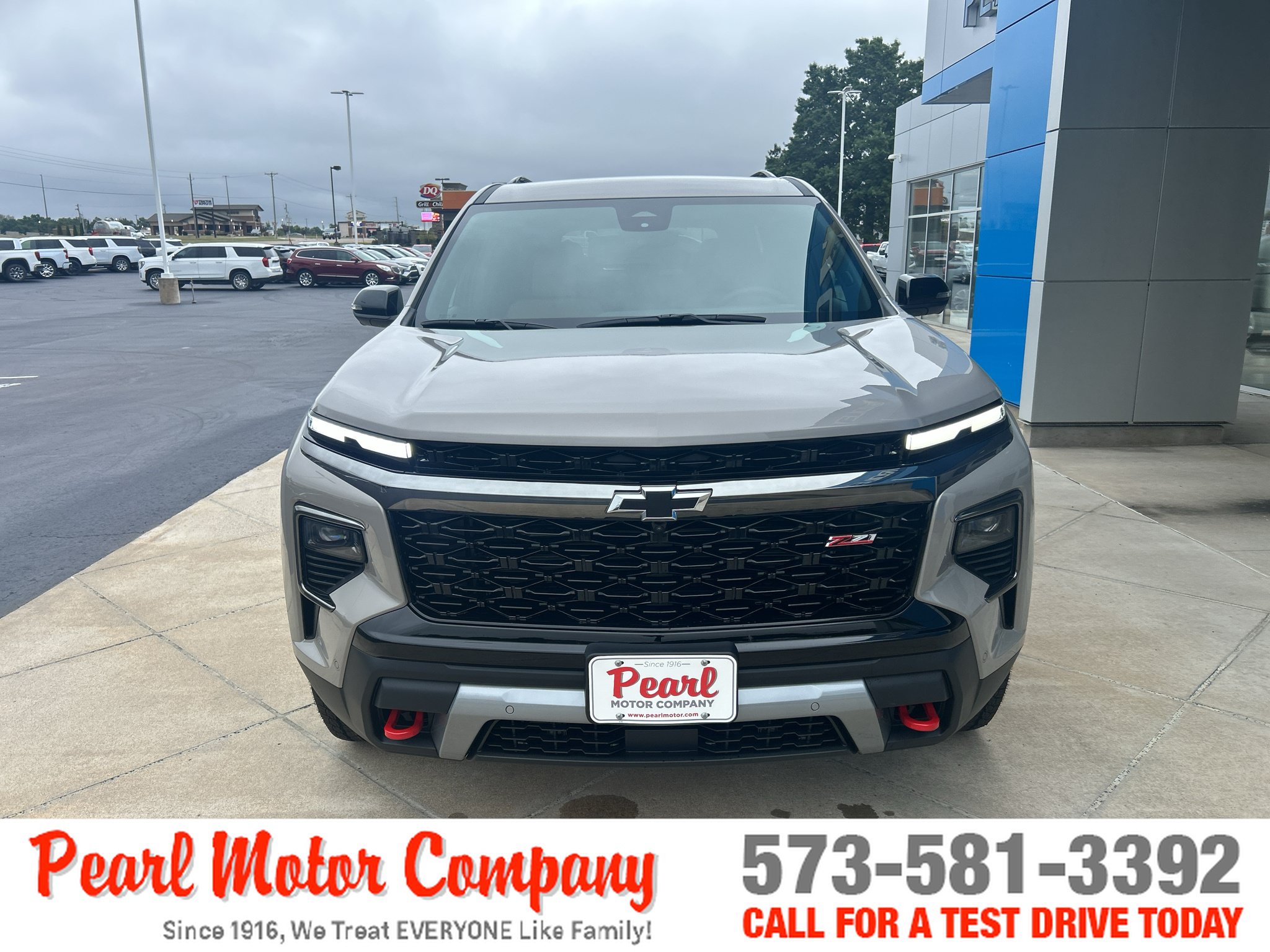 New 2027 Chevrolet Traverse Z71 w/ Enhanced Driving Package AWD/4WD image 2