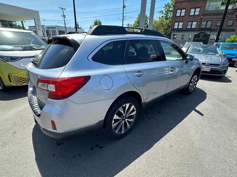 Used 2015 Subaru Outback 2.5i Limited AWD/4WD image 5