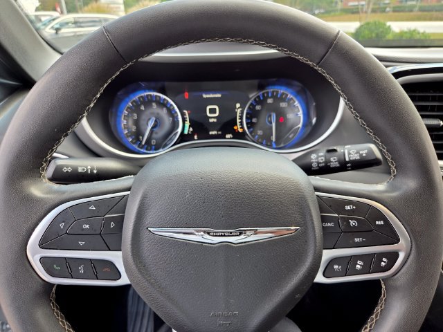 Used 2025 Chrysler Pacifica Select FWD image 20