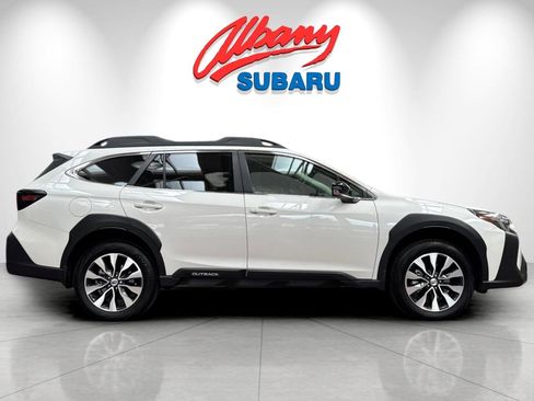 Used 2025 Subaru Outback Limited image 3