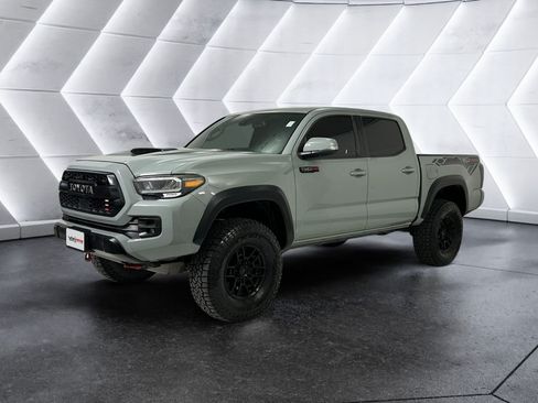 Used 2021 Toyota Tacoma TRD Pro AWD/4WD image 3