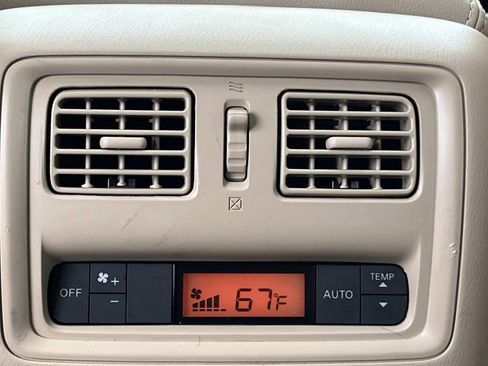 Used 2019 Nissan Pathfinder Platinum image 16