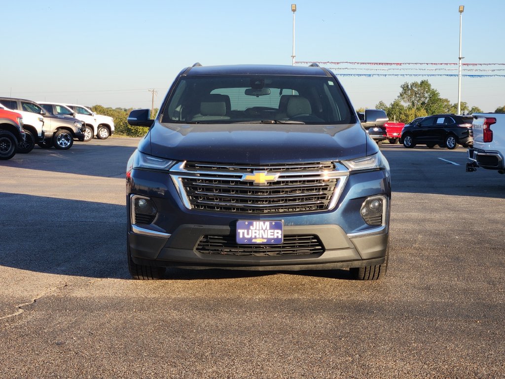Used 2022 Chevrolet Traverse LT FWD image 2