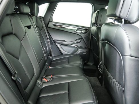 New 2026 Porsche Macan image 24