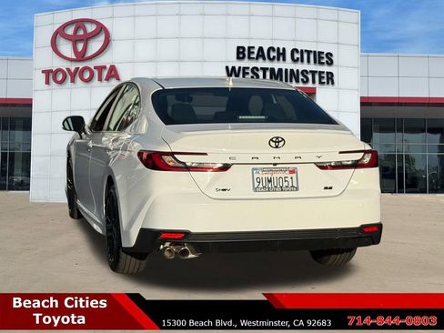 Certified 2025 Toyota Camry SE w/ Convenience Package image 10