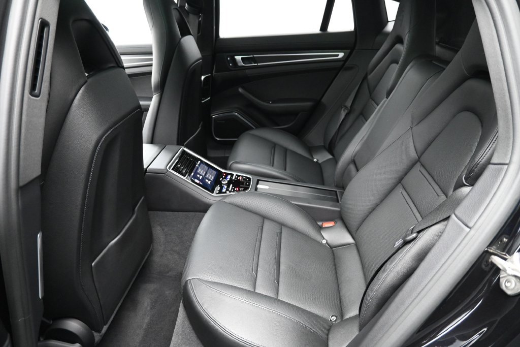 Certified 2023 Porsche Panamera 4 Platinum Edition AWD/4WD image 7