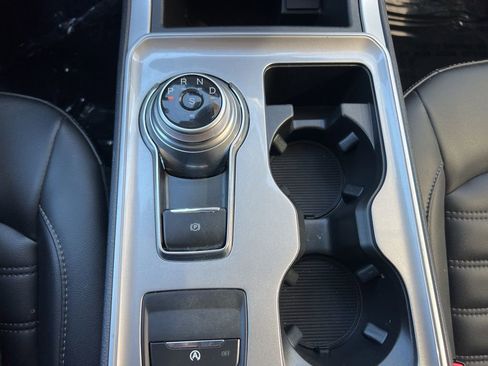 Used 2024 Ford Edge SEL image 35