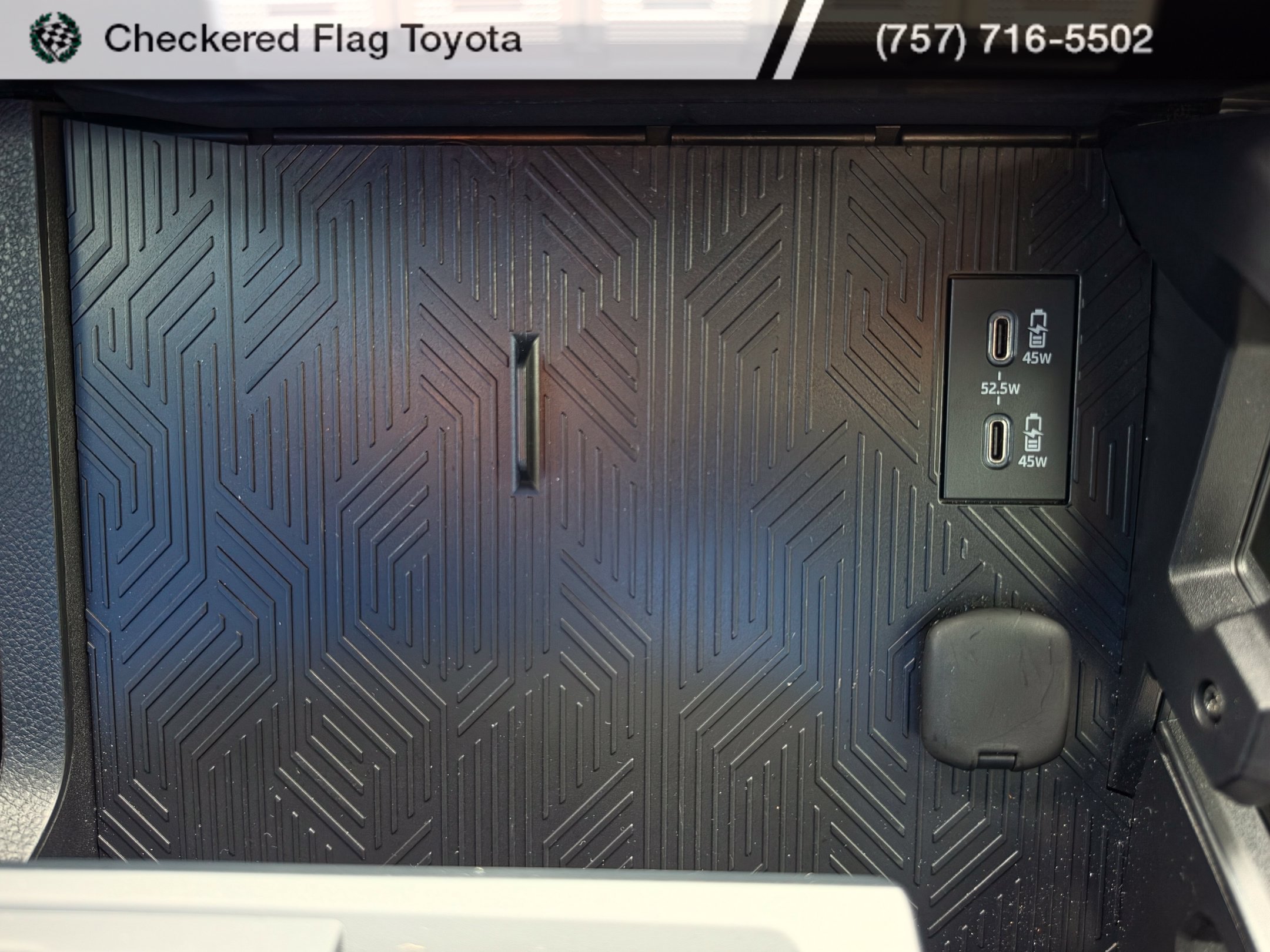 Used 2025 Toyota Tacoma SR5 AWD/4WD image 25