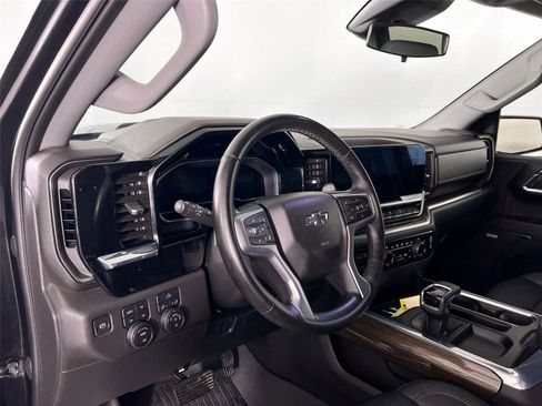 Used 2023 Chevrolet Silverado 1500 LT Trail Boss w/ Convenience Package II image 10