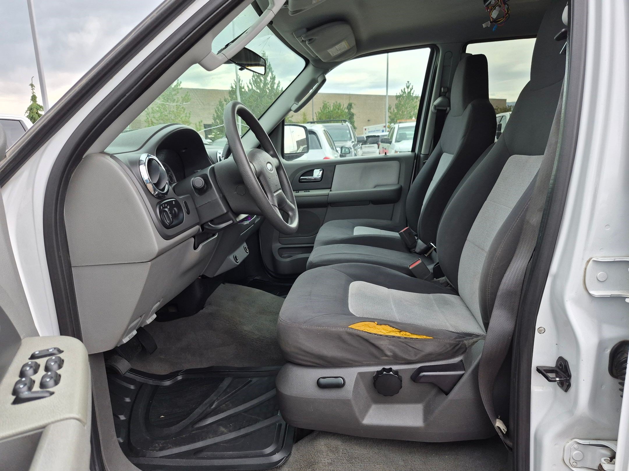 Used 2006 Ford Expedition XLS AWD/4WD image 15
