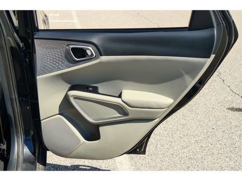 Used 2025 Kia Soul LX w/ LX Technology Package image 19