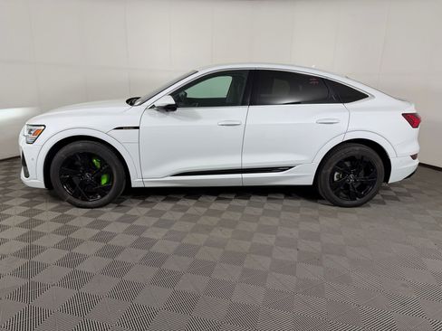 Used 2022 Audi e-tron Premium Plus w/ Premium Plus Package image 2