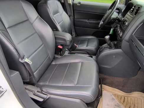 Used 2015 Jeep Patriot High Altitude FWD image 25