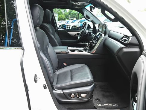 Used 2023 Lexus LX 600 F Sport w/ Accessory Package (Z1) AWD/4WD image 33