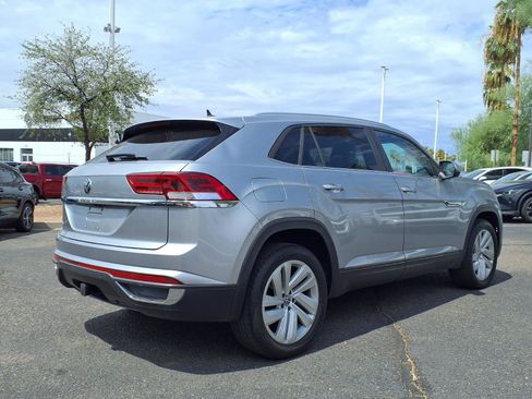 Used 2023 Volkswagen Atlas Cross Sport SE FWD image 5