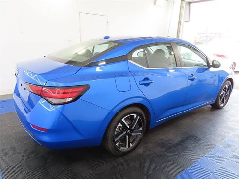 Used 2025 Nissan Sentra SV FWD image 14
