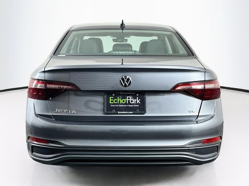 Used 2022 Volkswagen Jetta SE w/ Panoramic Sunroof Package FWD image 7