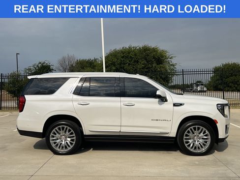 Used 2024 GMC Yukon Denali w/ Advanced Technology Package AWD/4WD image 3