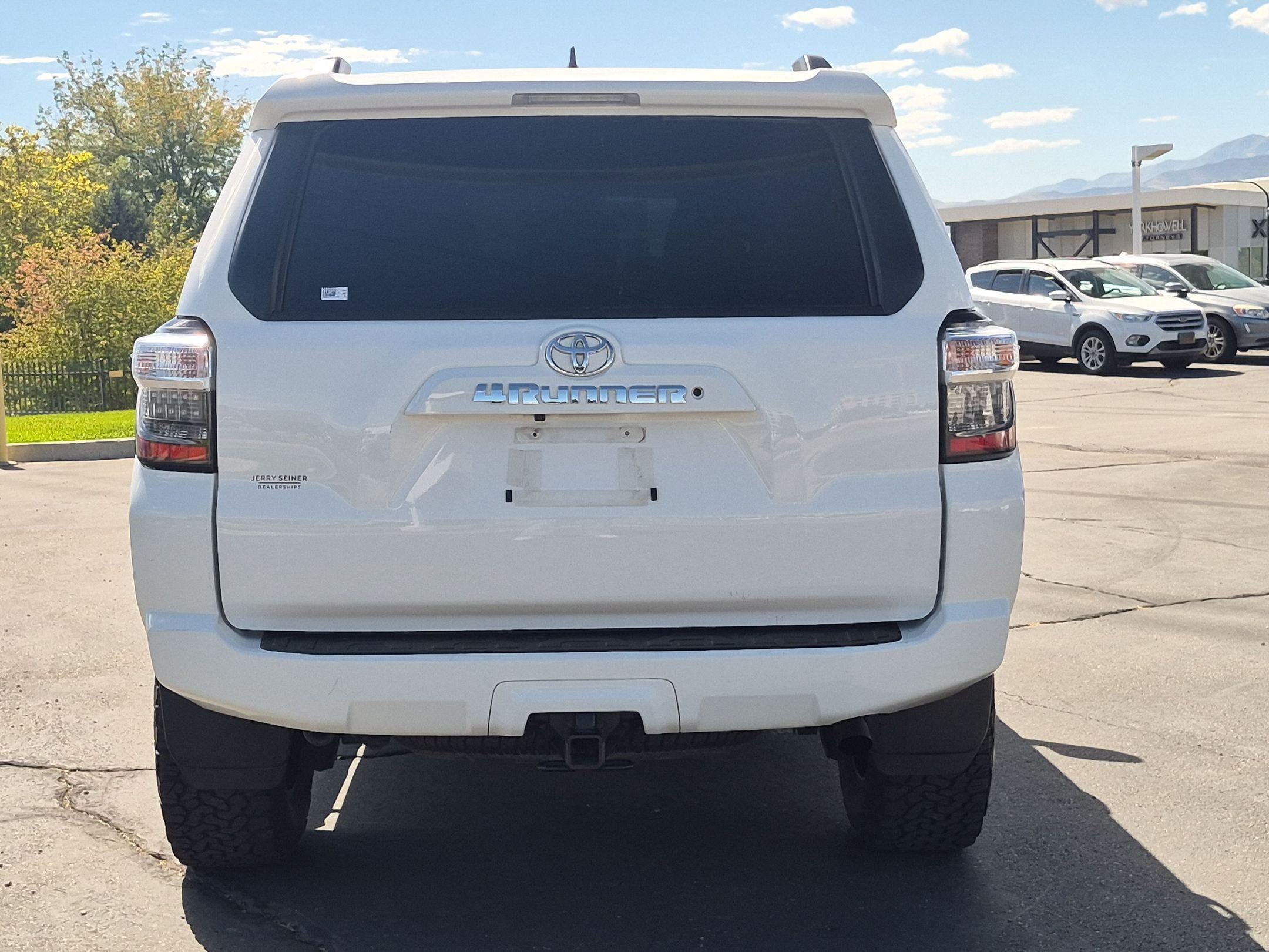Used 2019 Toyota 4Runner SR5 Premium AWD/4WD image 4