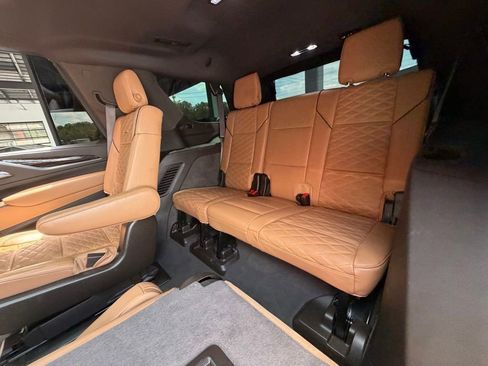 Used 2022 Cadillac Escalade Sport w/ LPO, ONYX Package RWD image 39