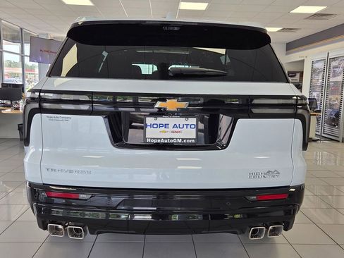New 2026 Chevrolet Traverse High Country FWD image 4