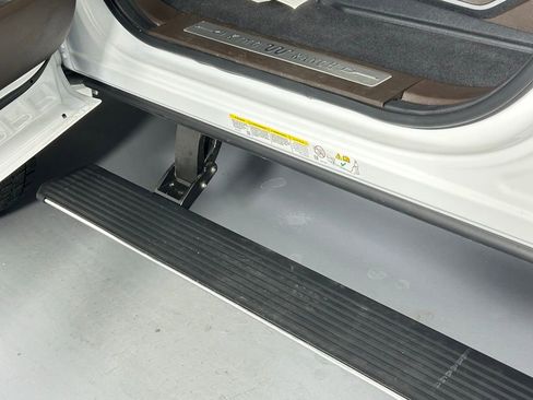 Used 2025 Ford F450 King Ranch w/ Chrome Package image 39