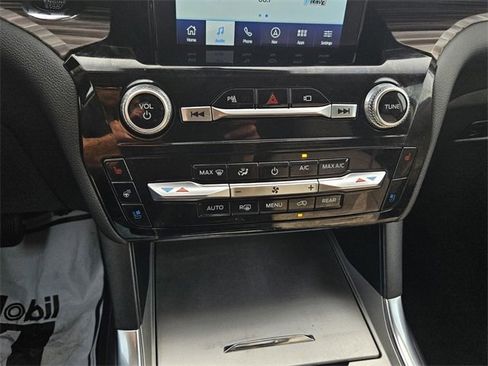 Used 2023 Ford Explorer Limited w/ Limited Technology Package image 30