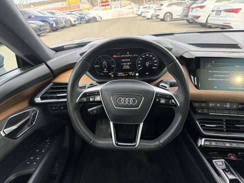 Used 2024 Audi e-tron GT Premium Plus image 9