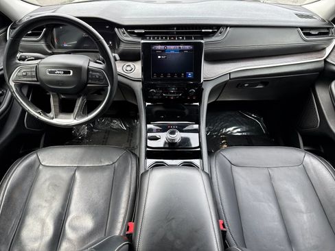 Used 2022 Jeep Grand Cherokee Limited AWD/4WD image 12