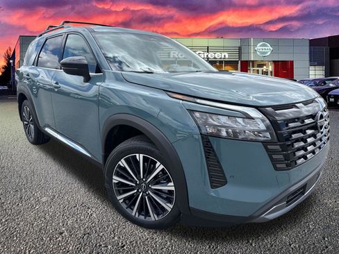 New 2026 Nissan Pathfinder Platinum AWD/4WD image 8